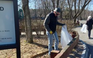 Green Up Milton Town-Wide Cleanup @ Houghton's Pond parking area and Headquarters Path | Milton | Massachusetts | United States